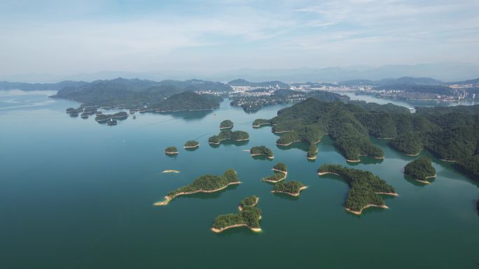 航拍杭州淳安千岛湖黄山尖天下为公景区