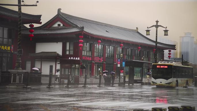 古风阁楼雨景特写