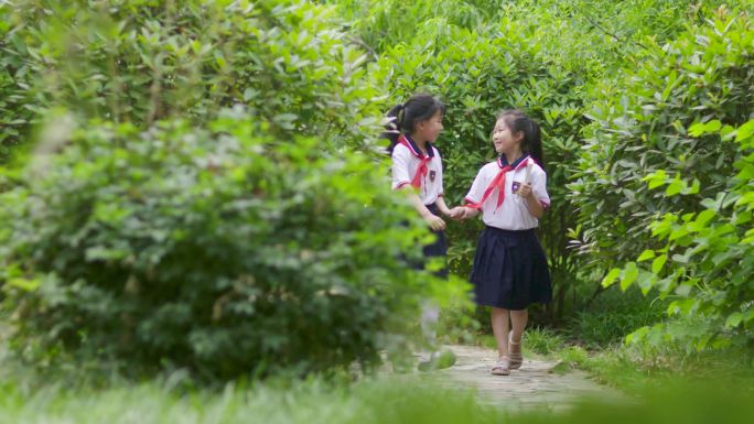 校园小学生上学放学校园生活学习