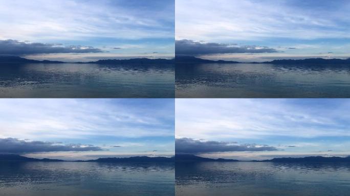 新疆赛里木湖蓝色水面