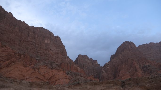 天山神秘大峡谷