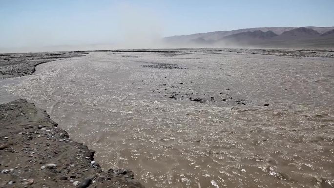 卡浪沟吕克河河水