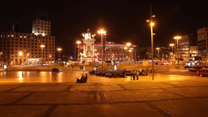 埃斯帕广场±A，夜间。