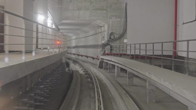 4K正版-机场地铁接驳车隧道铁轨 03