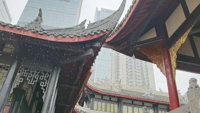 成都锦江区太古里步行街大慈寺大雪纷飞