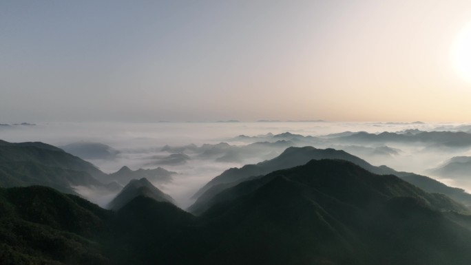 实拍航拍实景日出云海山顶