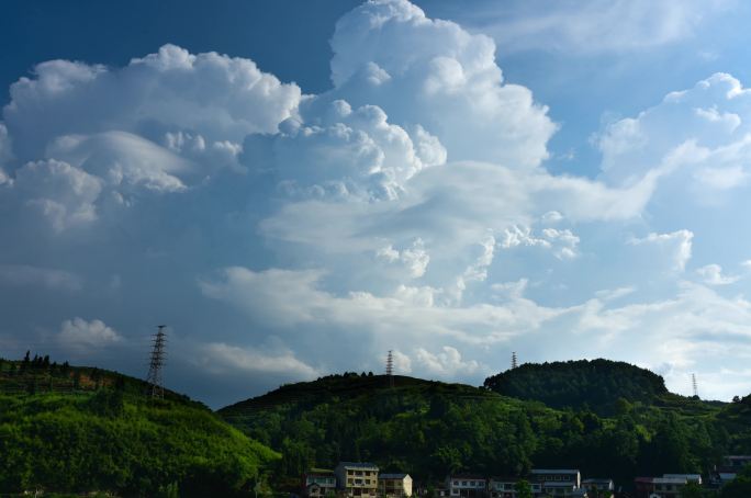 6.2K延时积雨云蓝天32秒