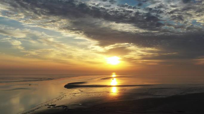 海上日出