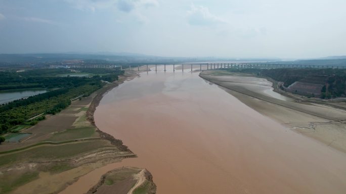 黄河放水河道枯竭B