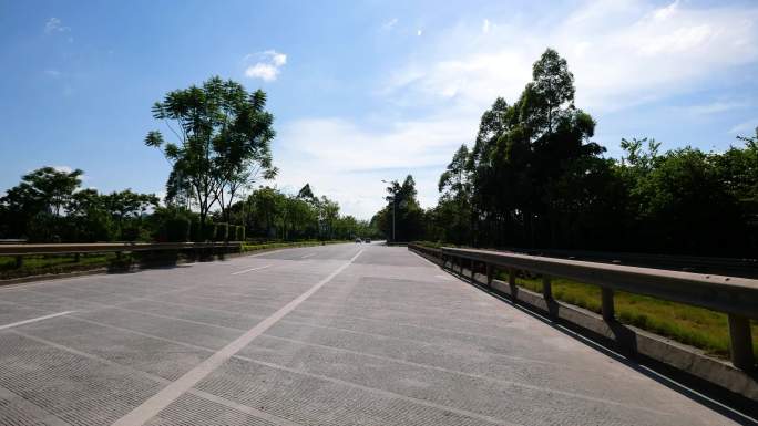 开车路上沿途风景