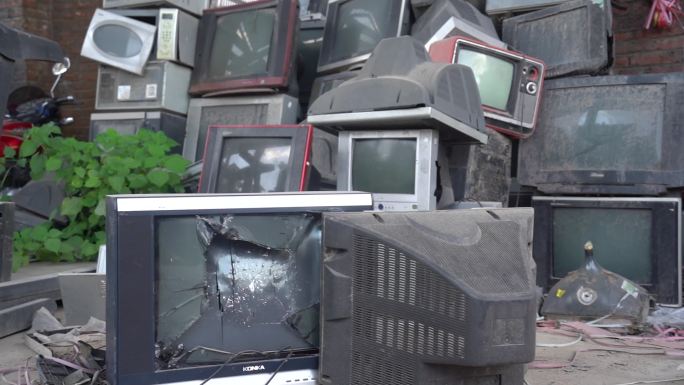 二手电视废品厂行为艺术