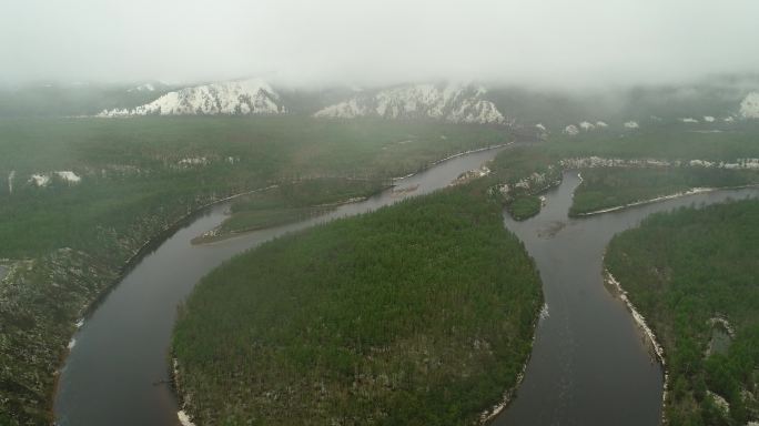 航拍大兴安岭激流河白鹿岛春雪