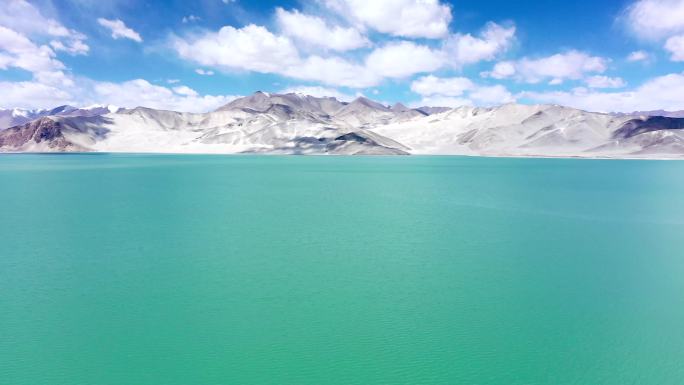 4k 水天一色的新疆白沙湖航拍