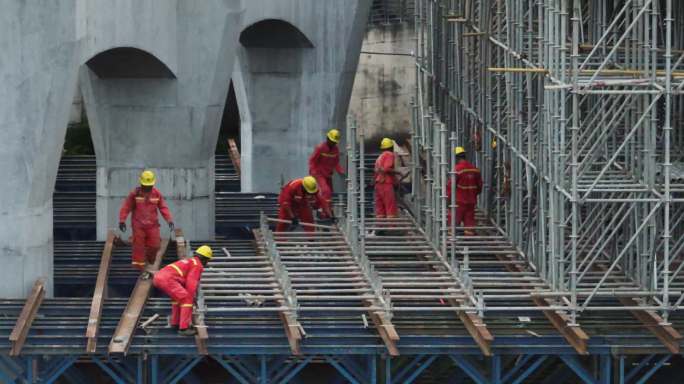 大桥施工 建筑工人 钢铁工人 钢架作业