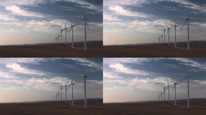 日落时的西班牙安达卢西亚风力涡轮机