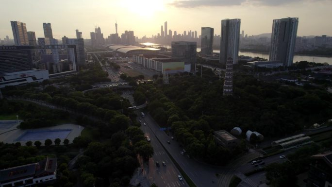 广州海珠琶洲岛万胜围新港东路黄昏夕阳