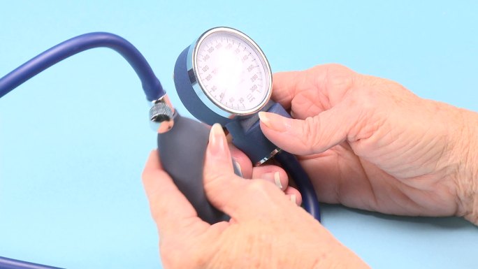 浅蓝背景血压计浅蓝背景血压计