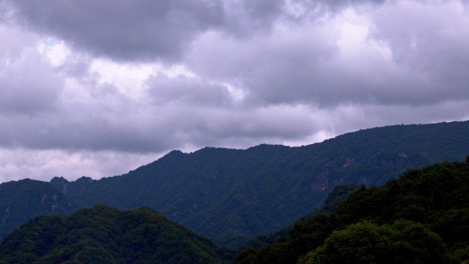 暴风雨来临秦岭分水岭延时摄影