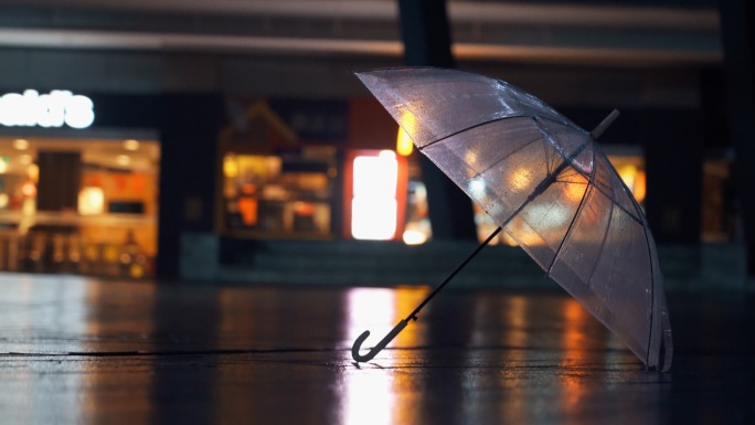 下雨天雨伞情绪空镜