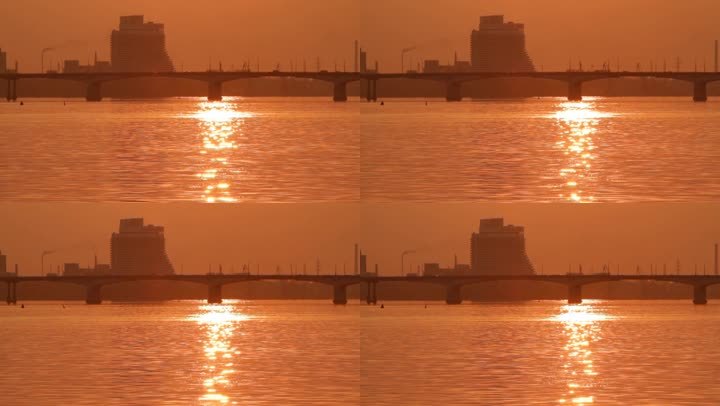 大河大桥上的日落
