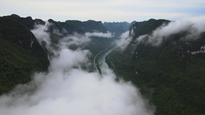 云雾中的红水河航拍山川河流云雾环绕4k