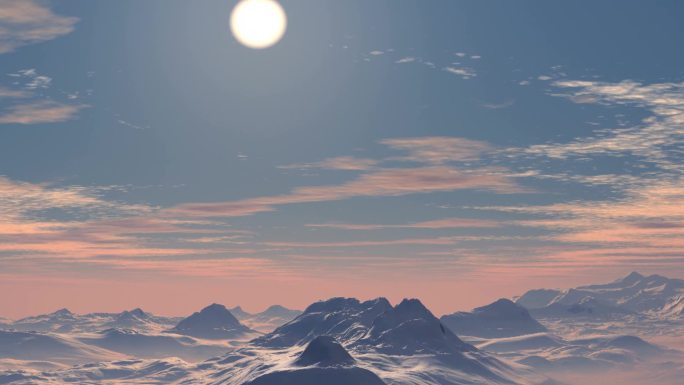 雾蒙蒙的空心山。在低山的两侧，有多雪的山峰。在蓝天灿烂的阳光下，晚霞缓缓飘浮。摄像机正快速接近落日。