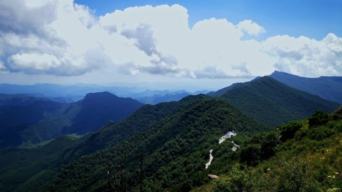 延时素材.百花山主峰上看云影