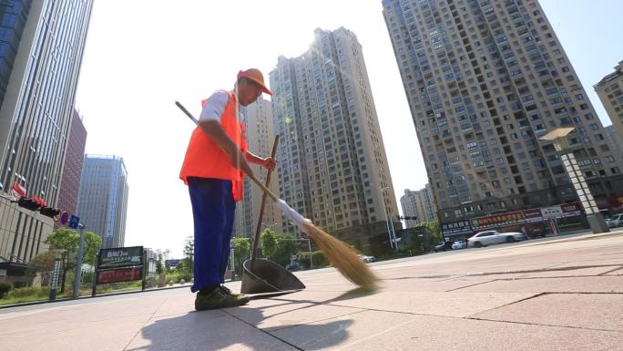 夏天阳光高温高楼炎热环卫工保洁高楼城市