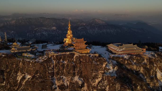 峨眉山金顶日出