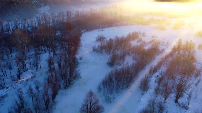 航拍大兴安岭雪野日出