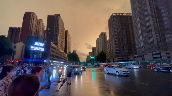 郑州暴雨黄色天空2