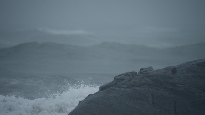 风雨海岸-慢镜头