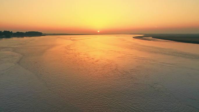 航拍大河日落日出夕阳黄河水面