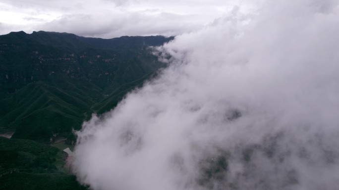 河南太行山山脉夏日云海晚霞航拍4k