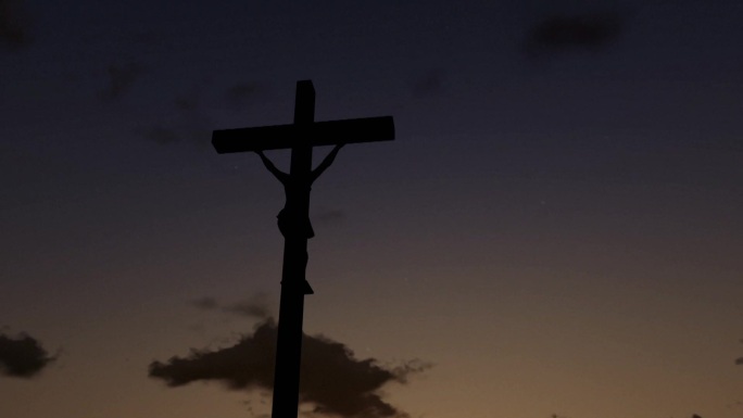 耶稣在十字架上，相机飞行，永恒的日出，日复一日