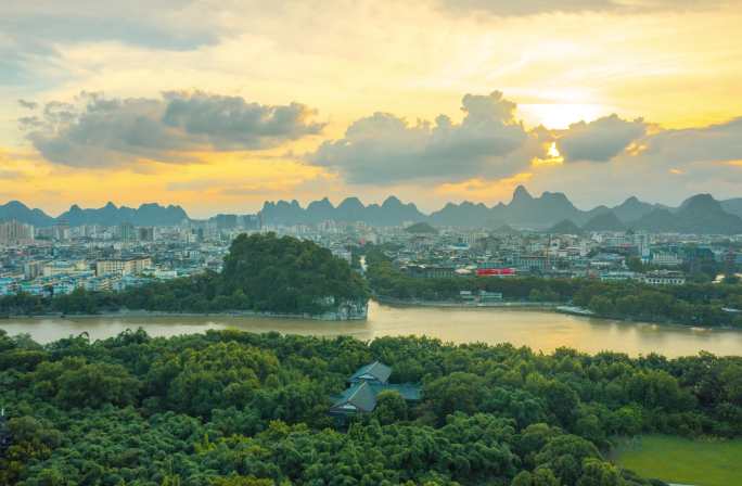 桂林漓江大气风光航拍延时城市日落象鼻山