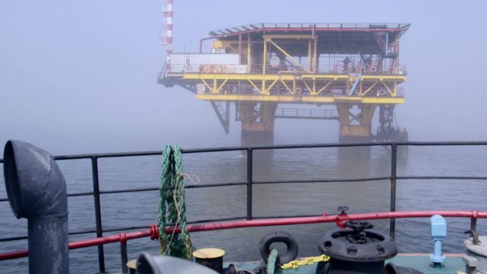 亚速海海上平台天然气开采