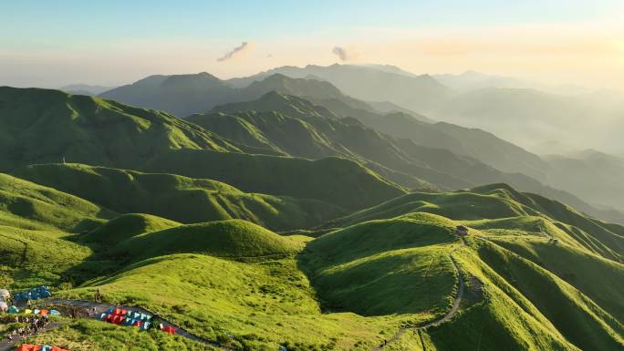 武功山夏天草甸日出