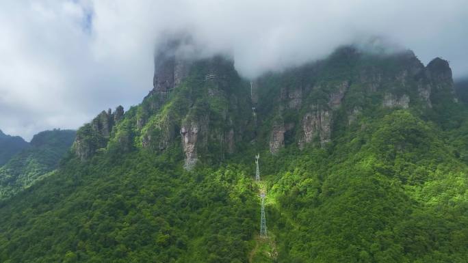 4K航拍广西平南北帝山云海