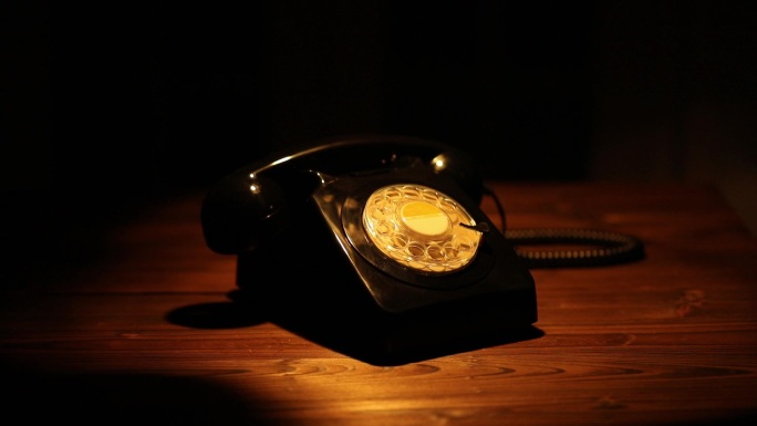 黑色老式电话座机响铃