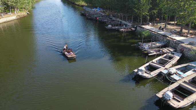 微山湖畔的小渔村 码头 渔船