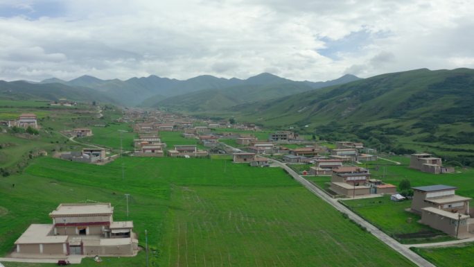 阿坝州高原少数民族 藏族村落航拍4