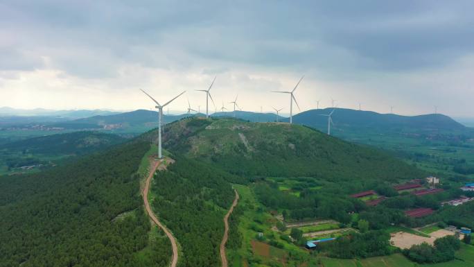 航拍徐州督公山风力发电设备风车