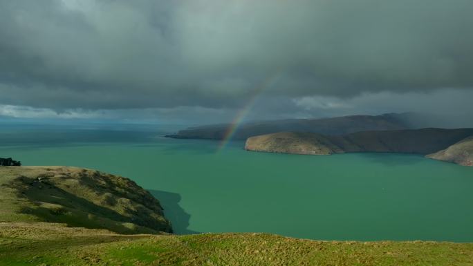 新西兰山海相连彩虹相伴