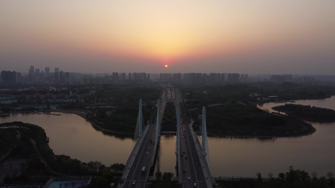 郑州东区足球公园大桥日落