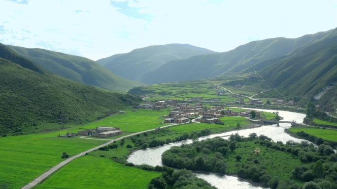 高原少数民族 藏族村落航拍7