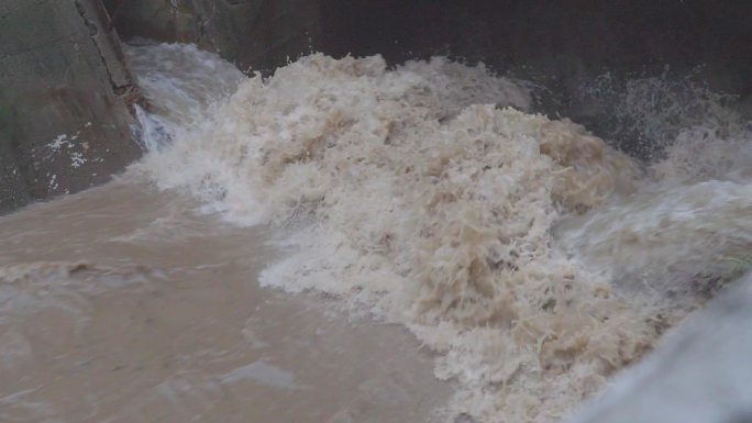 河道涨水洪水