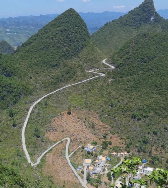 山区 喀斯特地貌 边远山区