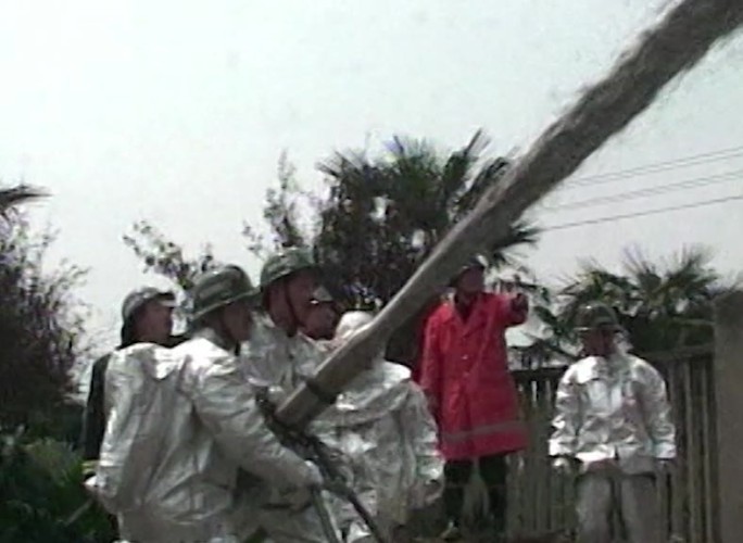 05年成都消防救援现场影像