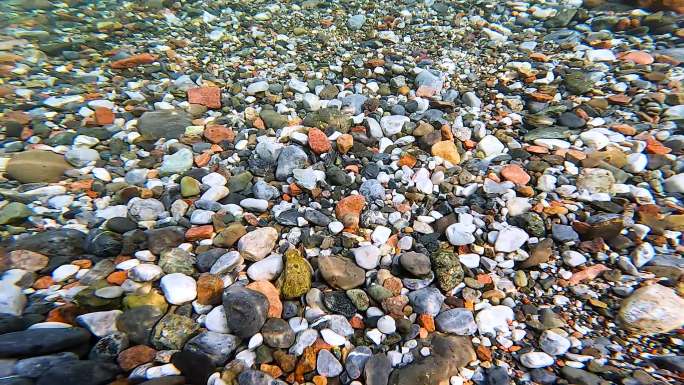 河流河水石头五彩色斑斓水底